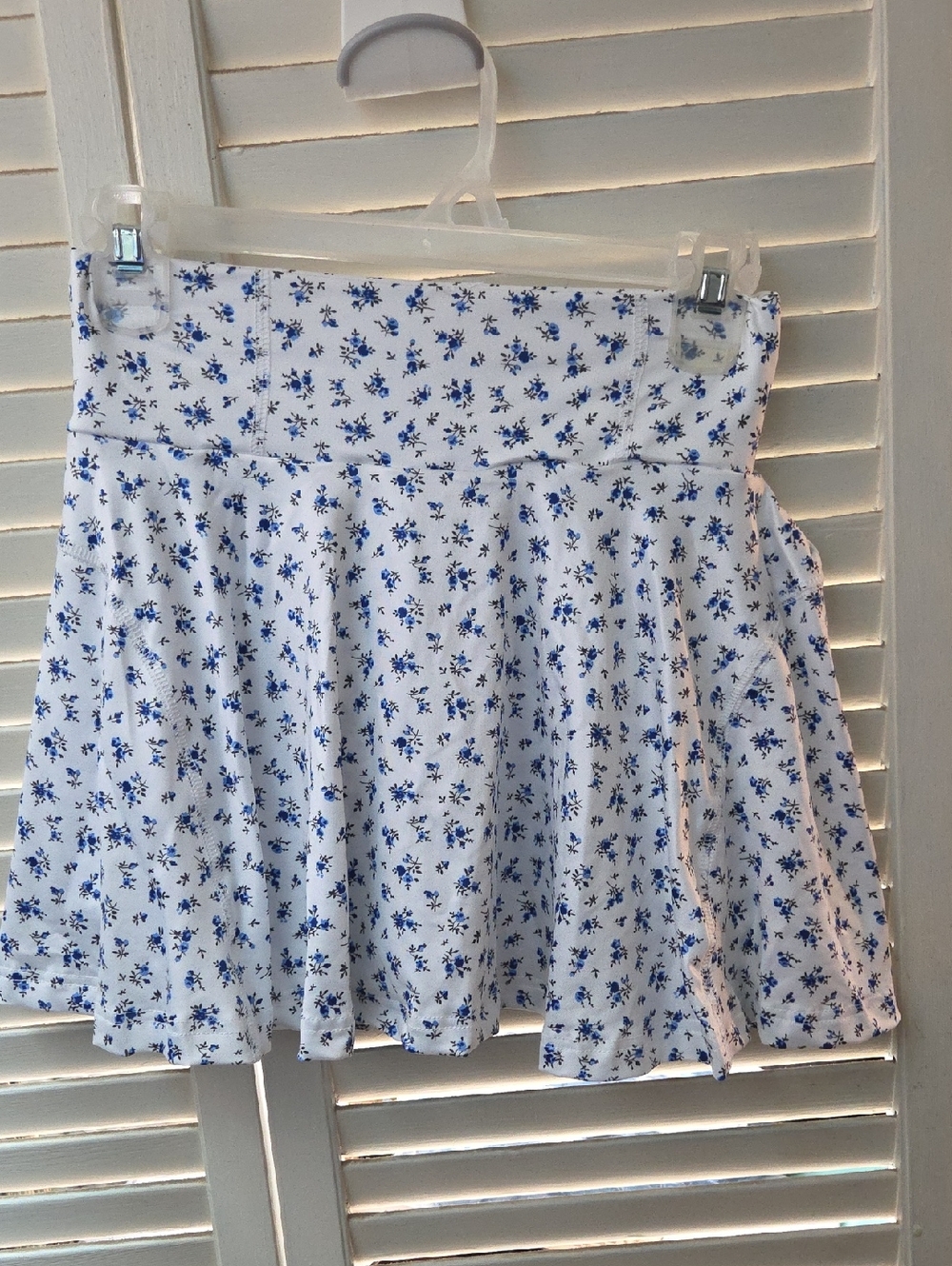 Floral Blue on White Pleated Mini Skirt New Size 2